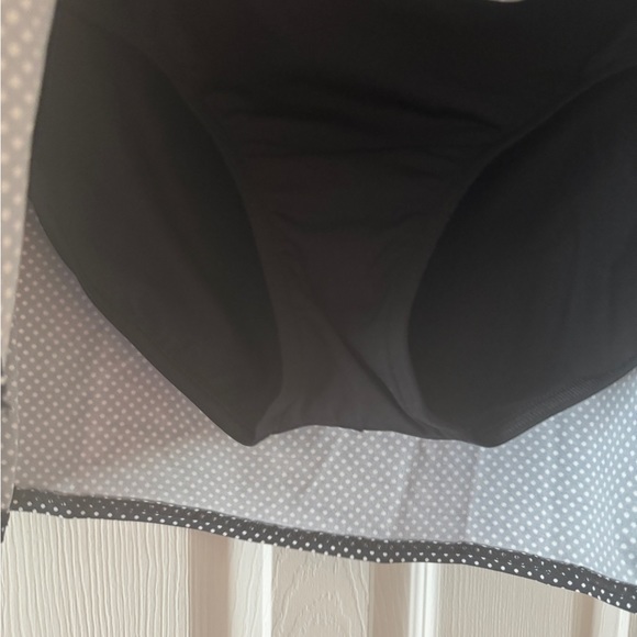 Land’s End women’s chlorine resistance swim skirt - Picture 3 of 6